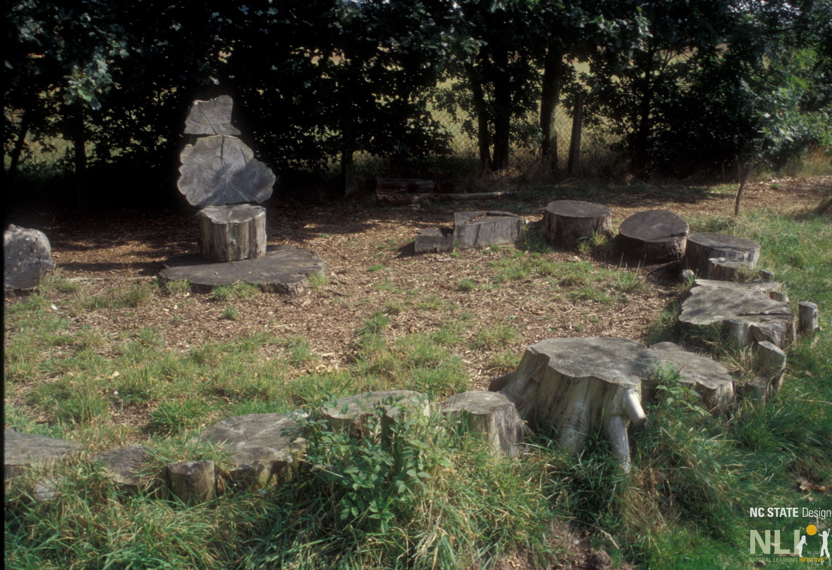 Outdoor outlet log seats